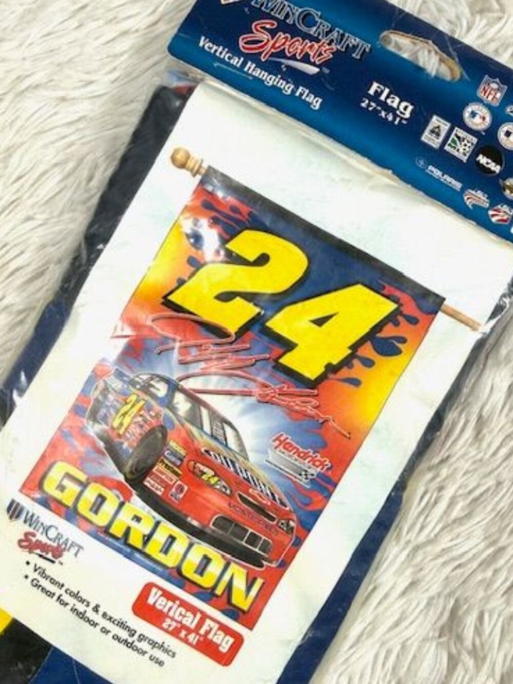 Vintage 24 Gordon 27" x 41" Vertical Hanging Flag